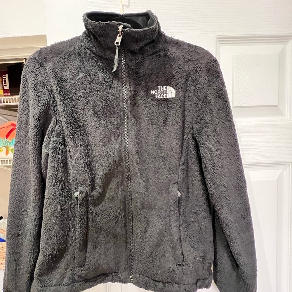 The North Face Women's Black Fleece Zip-up Jacket.